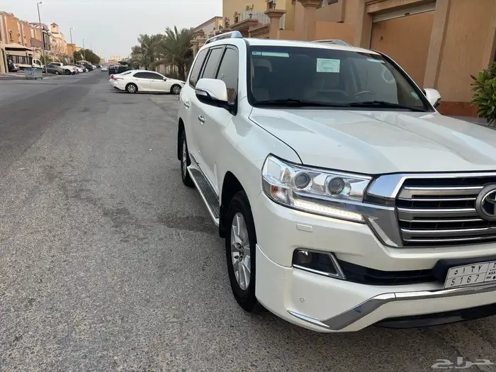 لاندكروزر GXR V8 2018 سعودي 3