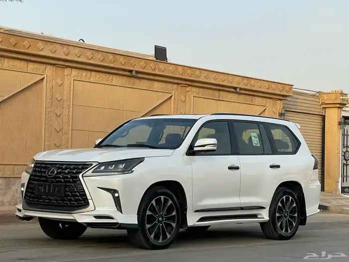 جيب لكزس LX570 - 2019 بلاك ايدشن 4