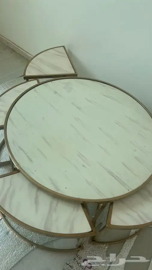 طاولة رخام مع 4 خدمه جديده 0