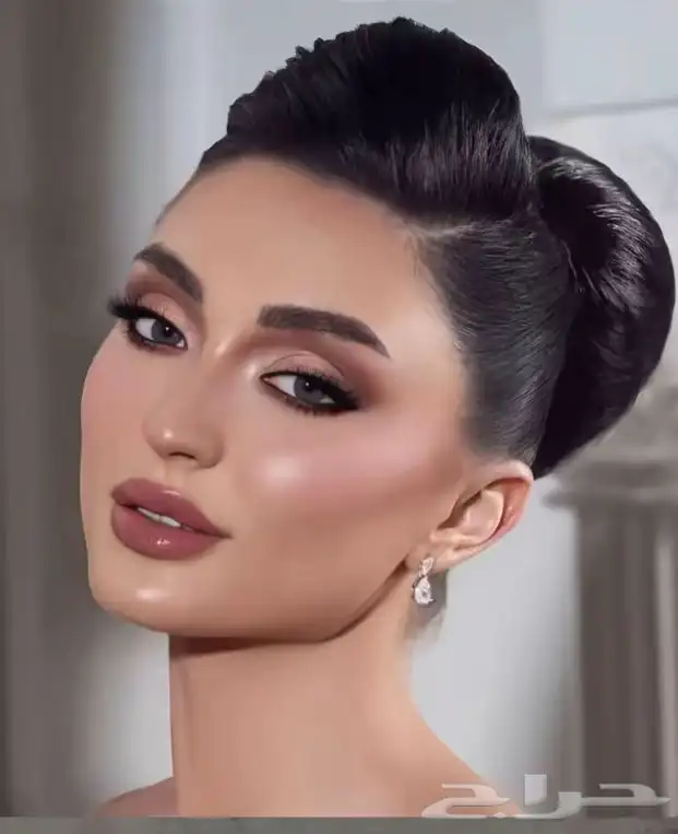 ارتست ام جهاد ونقاشه في نفس الوقت اللي حابه تنقش أو تمكيج ا 1