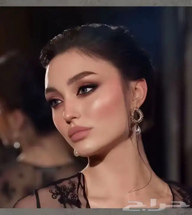 ارتست ام جهاد ونقاشه في نفس الوقت اللي حابه تنقش أو تمكيج ا 2