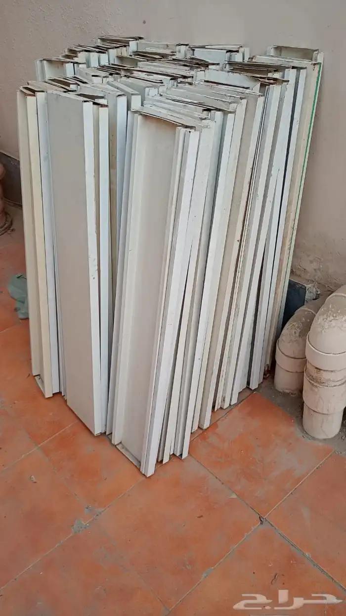 رفوف مستودعات ومعارض للبيع 2