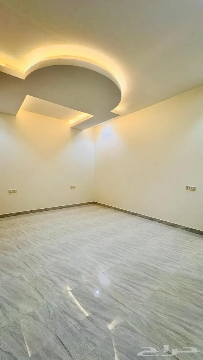 شقه ارضيه للايجار بحي البيان 6