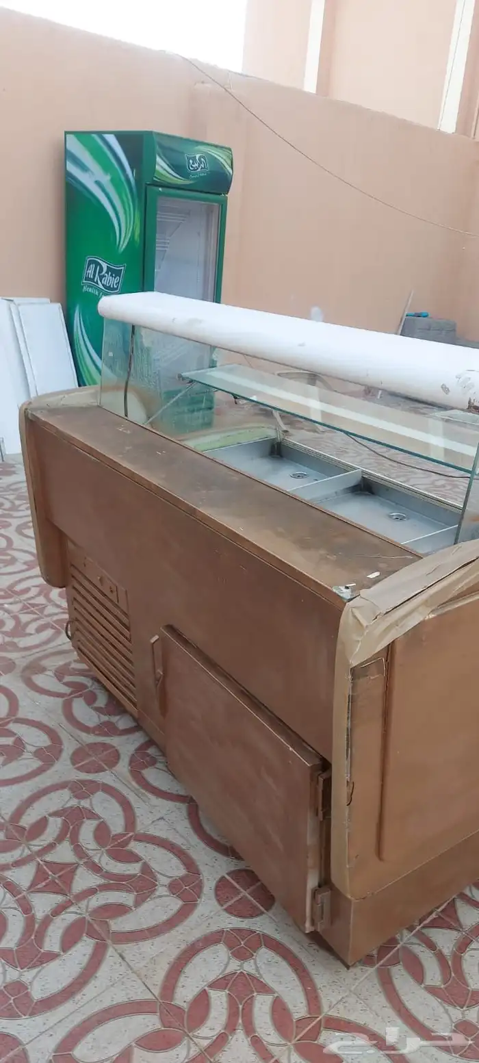 ثلاجه عرض للبيع 1