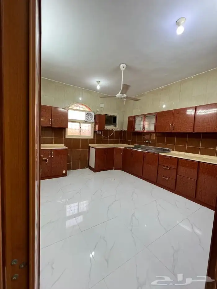 شقة سكنية في الحيلة الشرقي موقع مميز 8