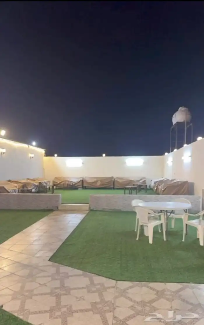 شاليه المملكه قسمين مسبحين 650 قسم بمسبح 400 24