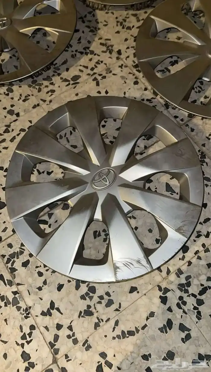 طيس كورولا 1