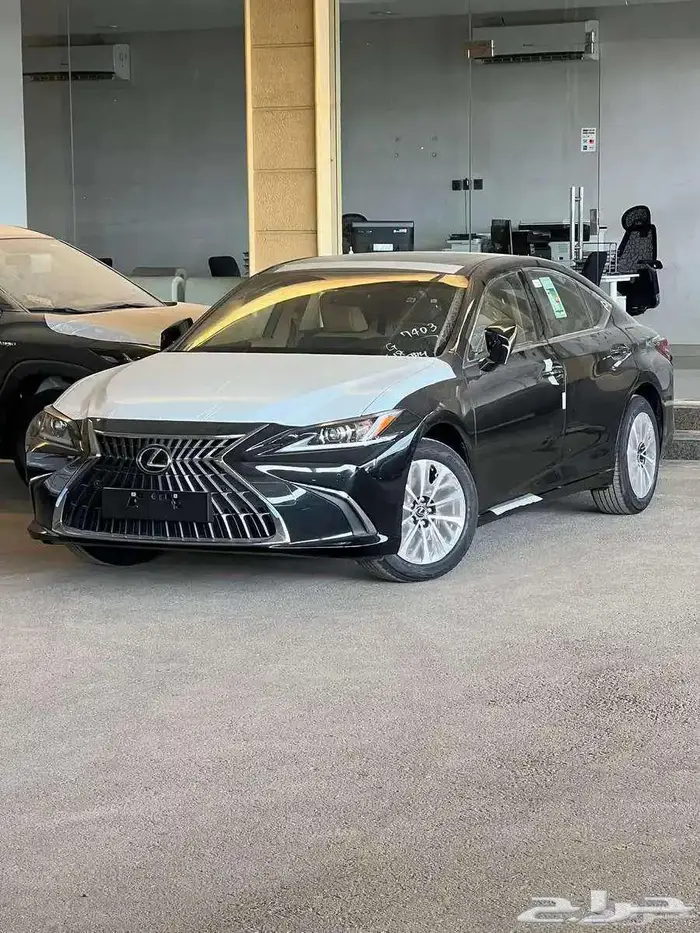لكزس ES 250 فئه AA موديل 2025 متوفر لدى الحسن 0