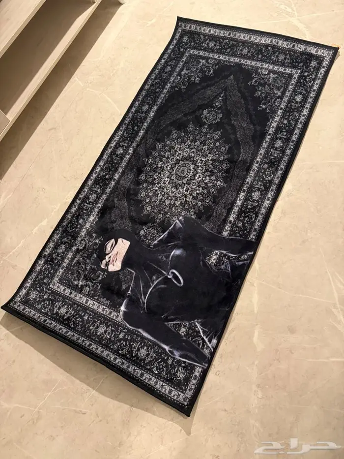 سجادة جدارية أو ارضية كات ومن 2