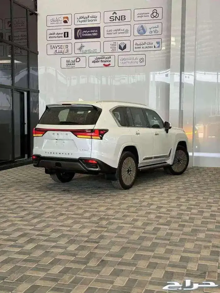 لكزس بي بي 2025 عماني تشغيل عن بعد -555000 5