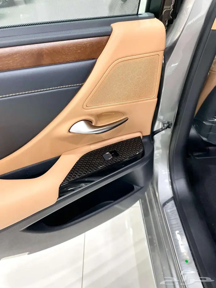 لكزس ES 350 CC نص فل بنزين سعودي 2025 اقل سعر كاش وبنوك 9