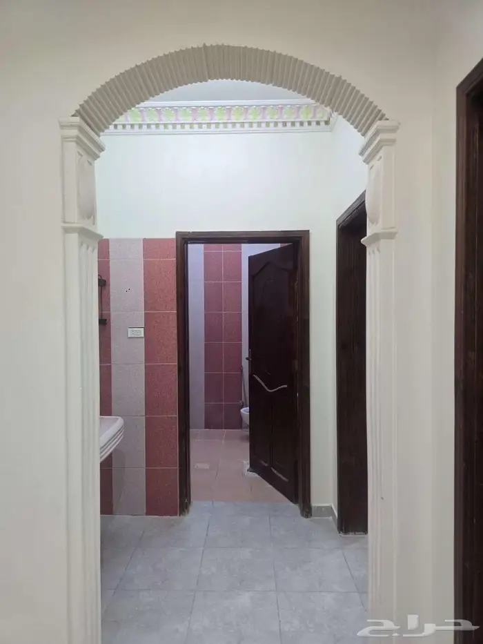 للبيع عمارة سكني تجاري ثلاث أدوار بحي التحلية بالقريات 6