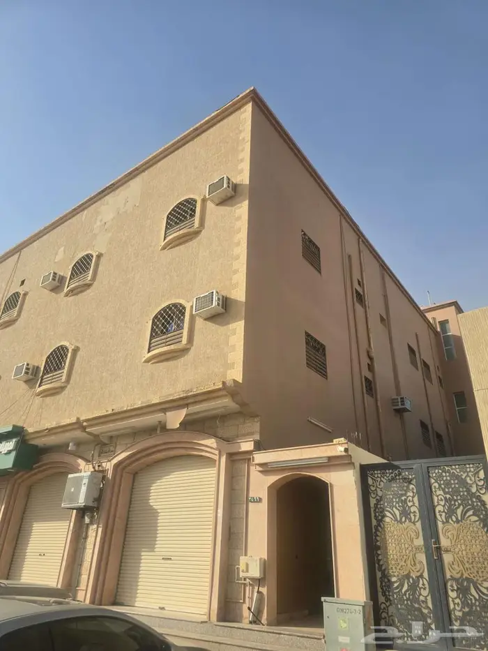 للبيع عمارة سكني تجاري ثلاث أدوار بحي التحلية بالقريات 2