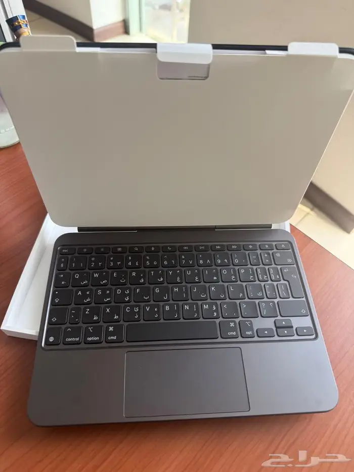 للبيع  ماجيك كيبورد 11 انش   M4 Apple Magic Keyboard 4