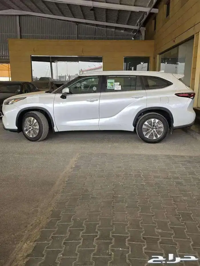 تويوتا هايلاندر GLE نص فل 2025 1