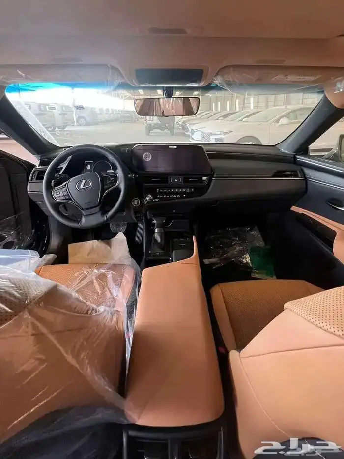 لكزس ES 250 فئه AA موديل 2025 متوفر لدى الحسن 6