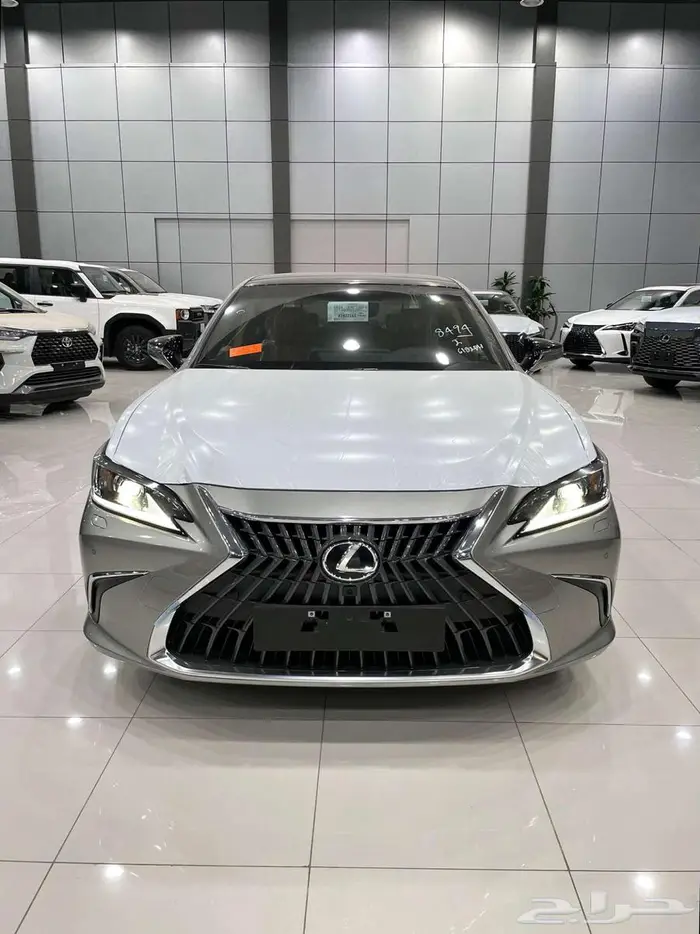 لكزس ES 350 CC نص فل بنزين سعودي 2025 اقل سعر كاش وبنوك 0