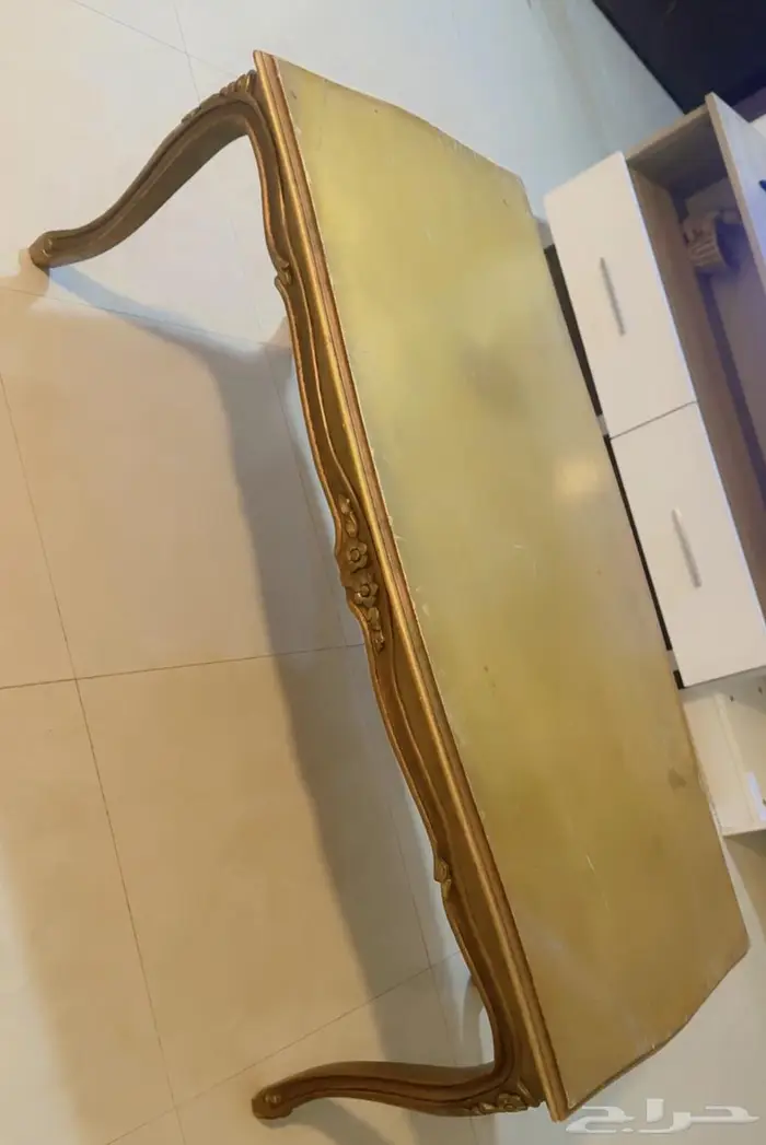طقم كنب مع طاوله 5