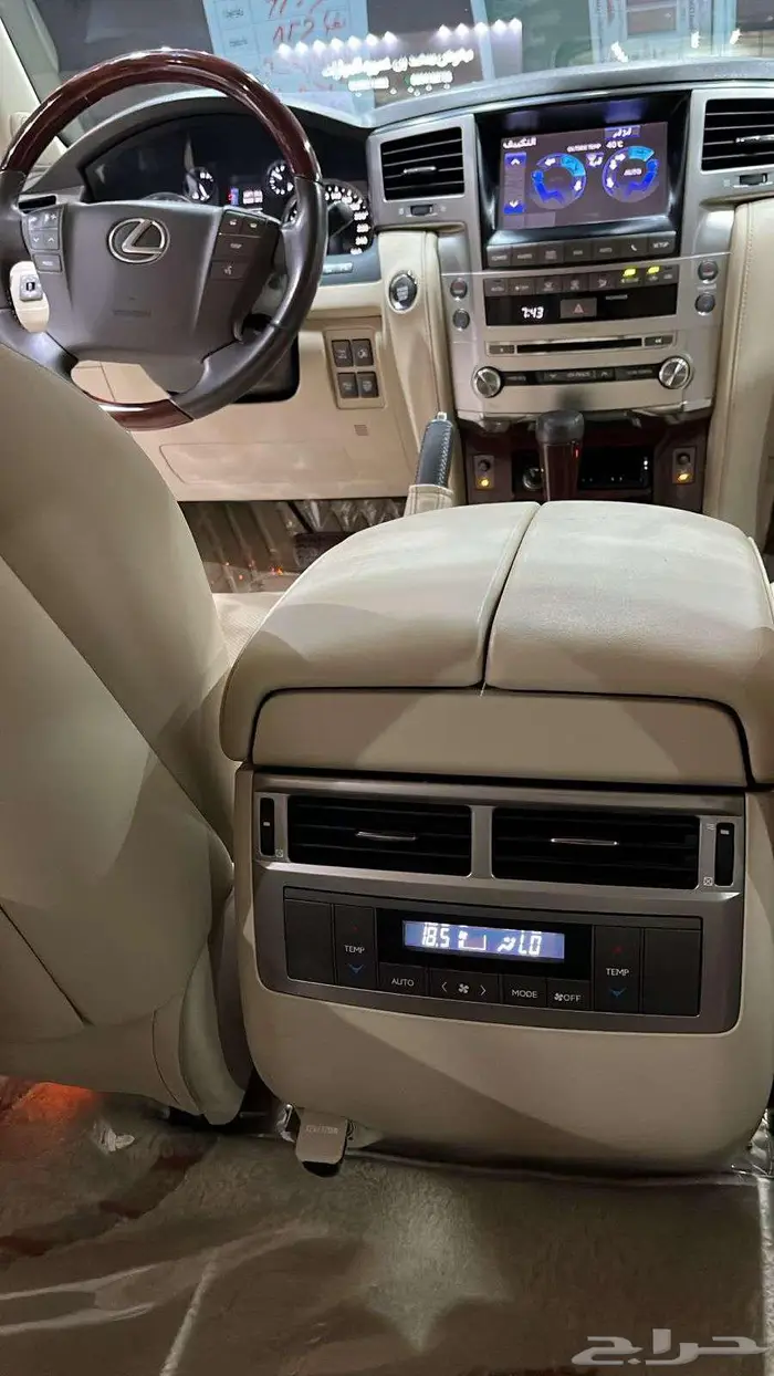 لكزس جيب LX570 فل كامل بريمي موديل 2013 7