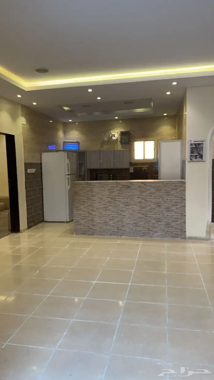 شاليه المملكه قسمين مسبحين 650 قسم بمسبح 400 11