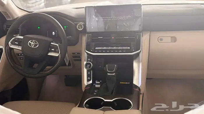 لاندكروزر GXR L4 ابيض لؤلؤي وارد عبداللطيف جميل 9