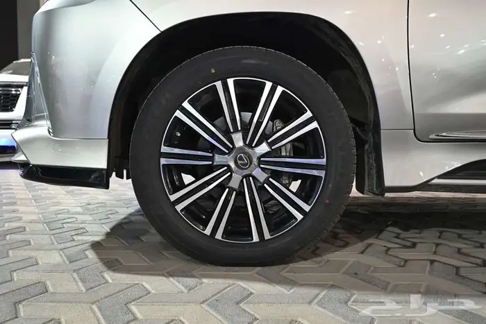 لكزس LX570s 2021 فل سعودي 3