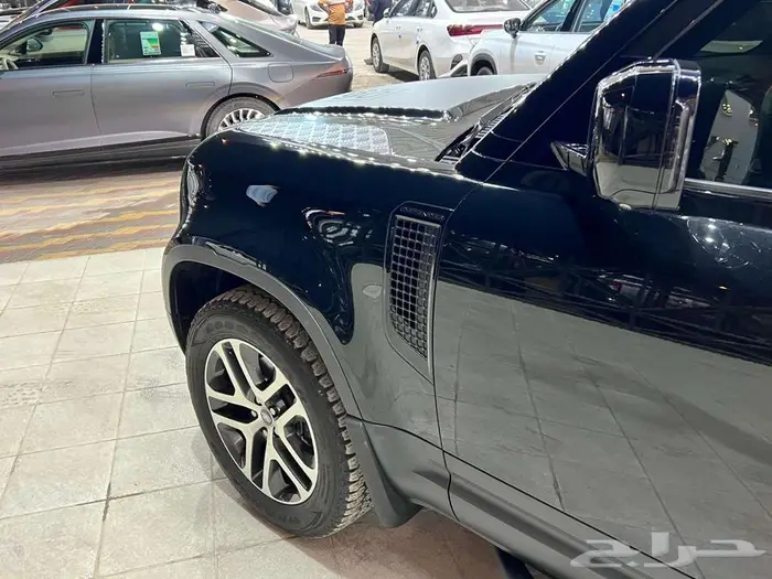 لاند روفر ديفندر V4 90 2023 3