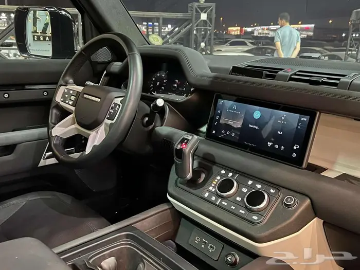 لاند روفر ديفندر V4 90 2023 11