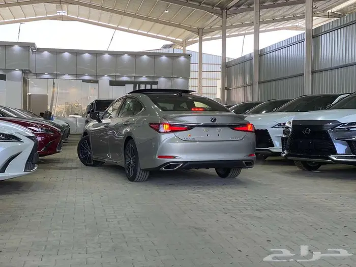 لكزس ES 350 CC بانوراما 2025 - خليجي 7