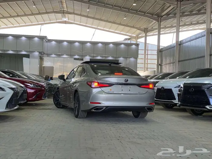 لكزس ES 350 CC بانوراما 2025 - خليجي 8