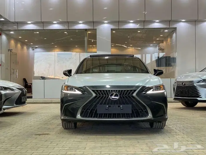 لكزس ES 350 CC بانوراما 2025 - خليجي 0