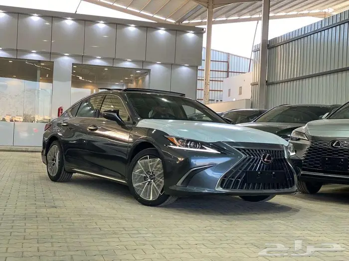 لكزس ES 350 CC بانوراما 2025 - خليجي 1