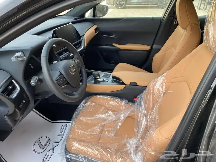 لكزس UX300h 2024 سعودي اسود 10