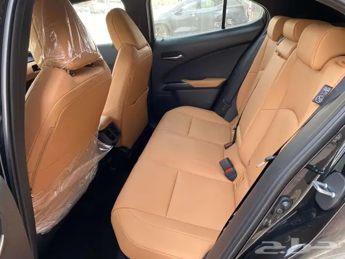 لكزس UX300h 2024 سعودي اسود 7