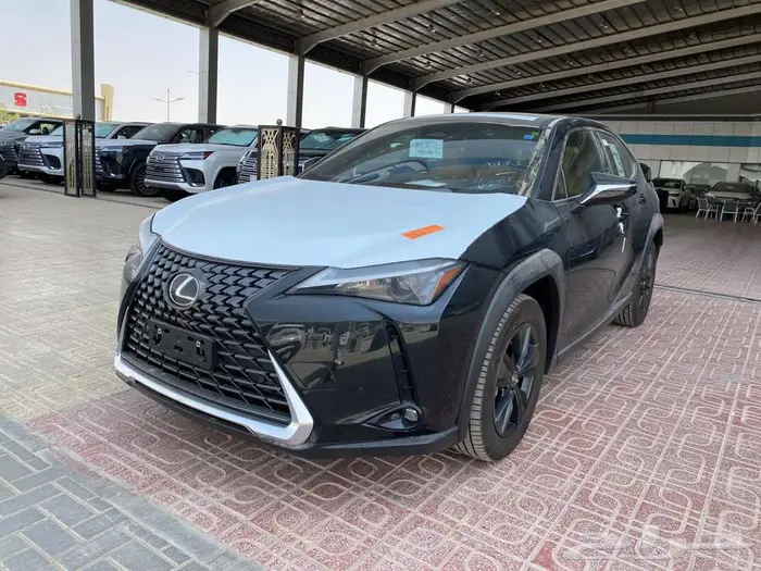 لكزس UX300h 2024 سعودي اسود 0