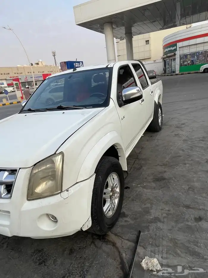 سيارة وانيت ايسوزو 3