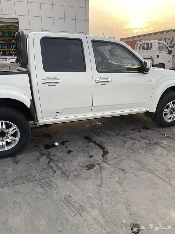 سيارة وانيت ايسوزو 6