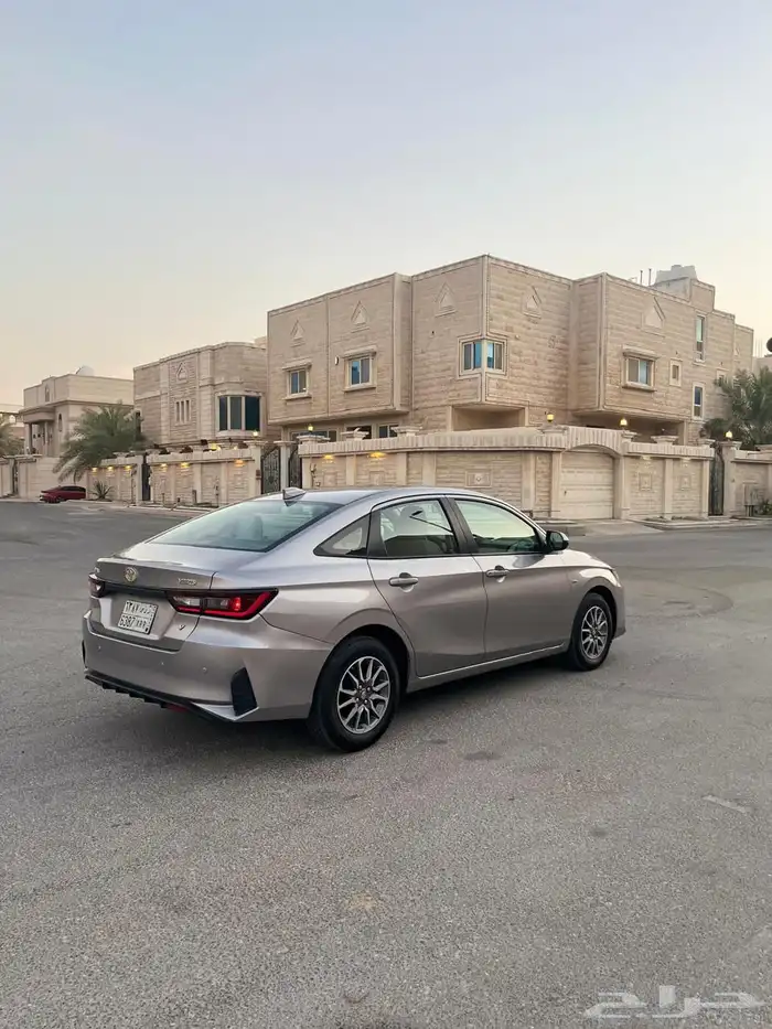 تيوتا يارس 4