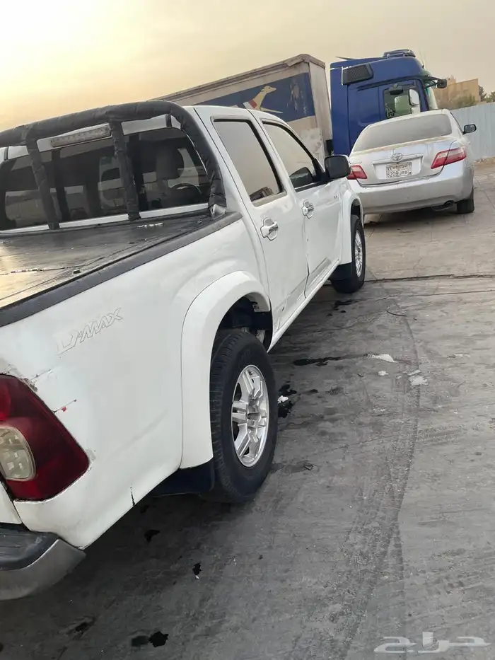 سيارة وانيت ايسوزو 4