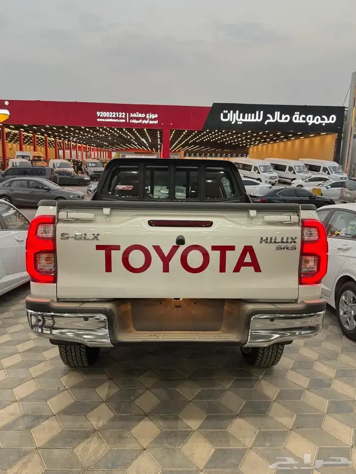 هايلوكس غمارتين2025-S-GLX دبل فل كامل قير عادي بنزين سعودي 4