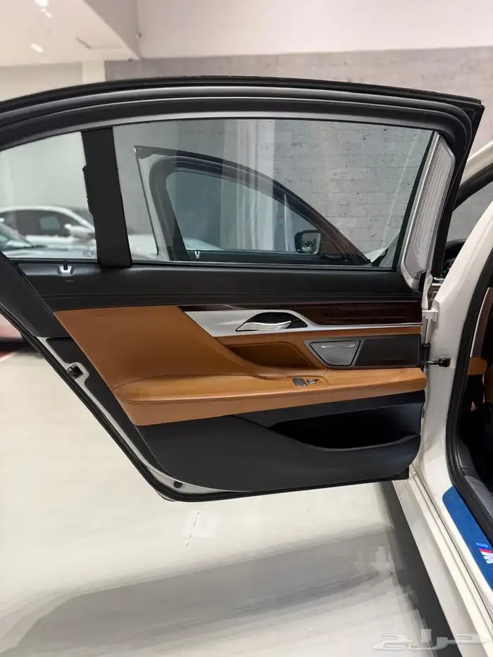 بي ام دبليو 730 7