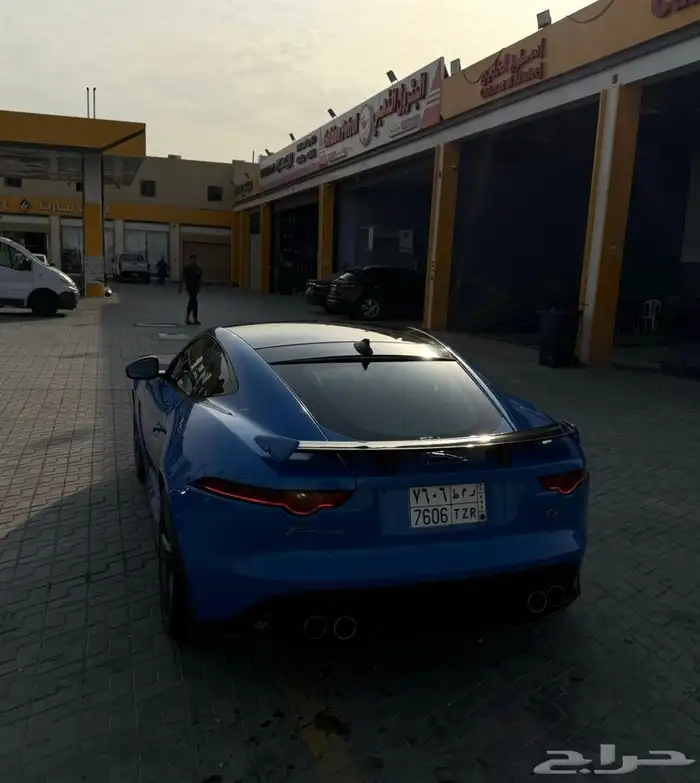 جاكوار اف تايب SVR مخزن 6