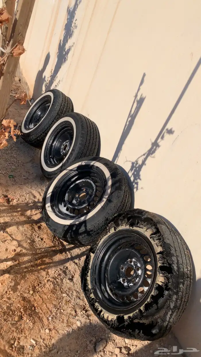 جنوط مع كفراتهم نضيفه للبيع موديل 24 0