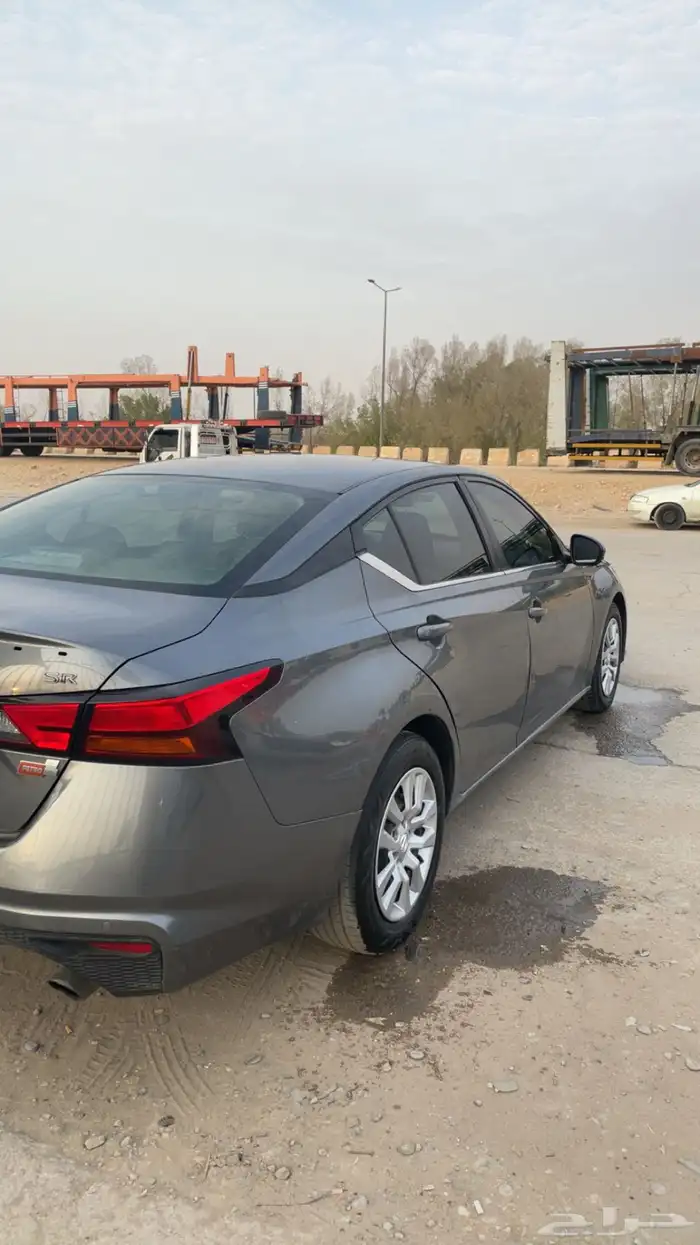 نيسان التيما غير مصدوم 12
