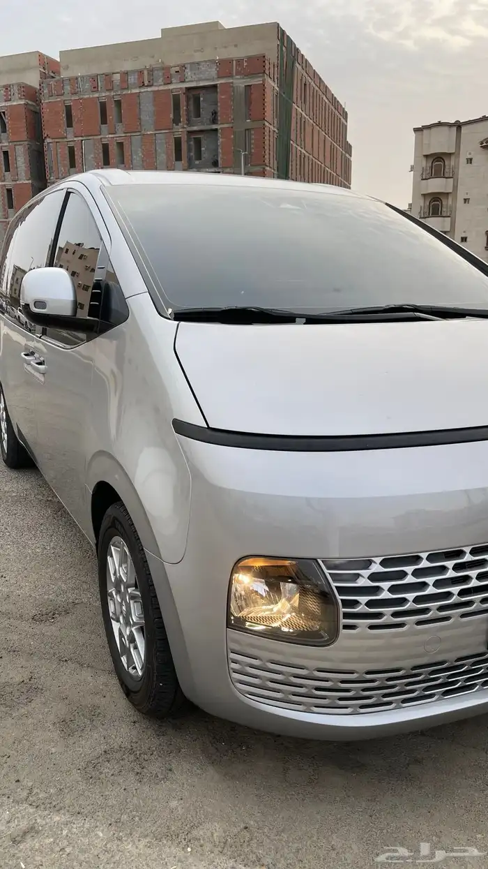 هيونداي ستاريا 2022 ديزل 11 راكب بطاقه جمركية عداد 57 الفkm 22