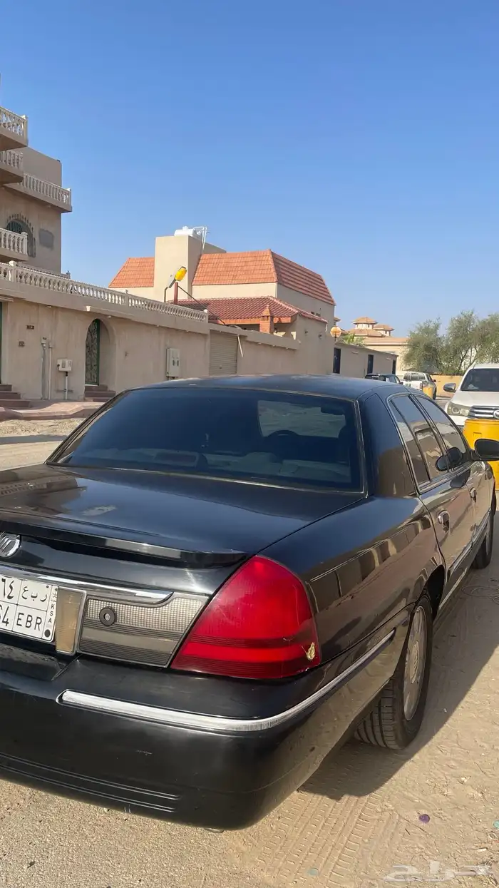 فورد قراند ماركيز LS 2007 فل كامل نظيف اسود يحمل لوحة مميزة 5
