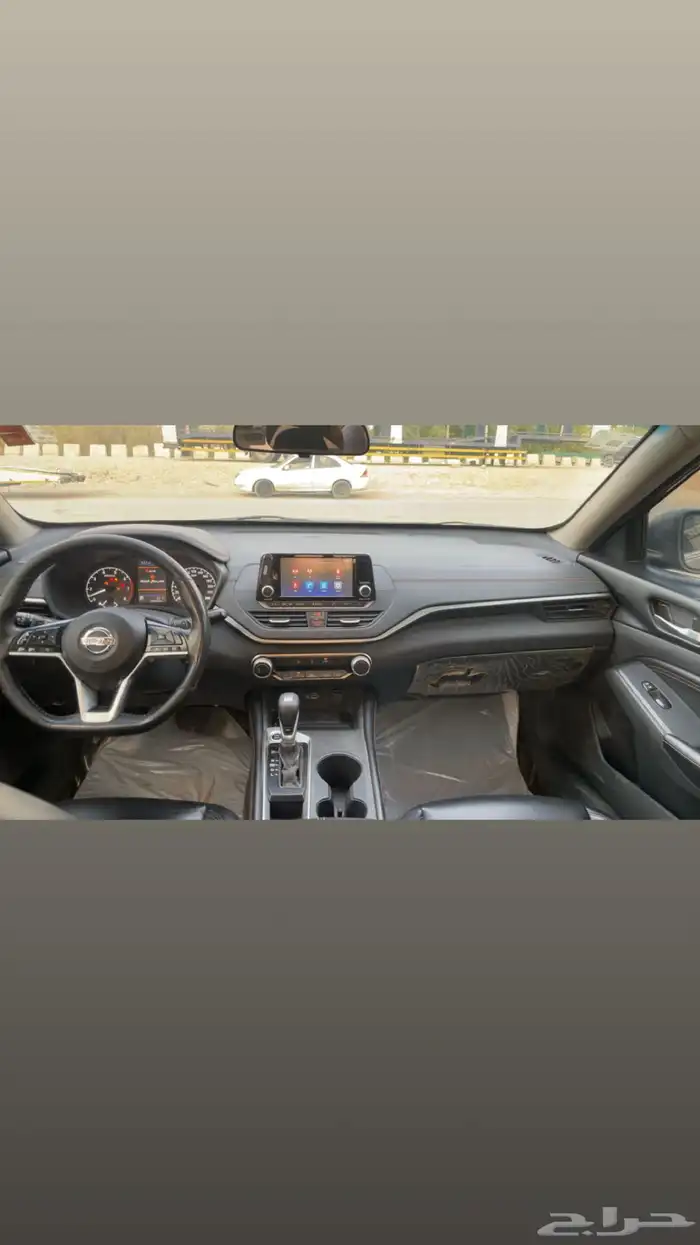 نيسان التيما غير مصدوم 14