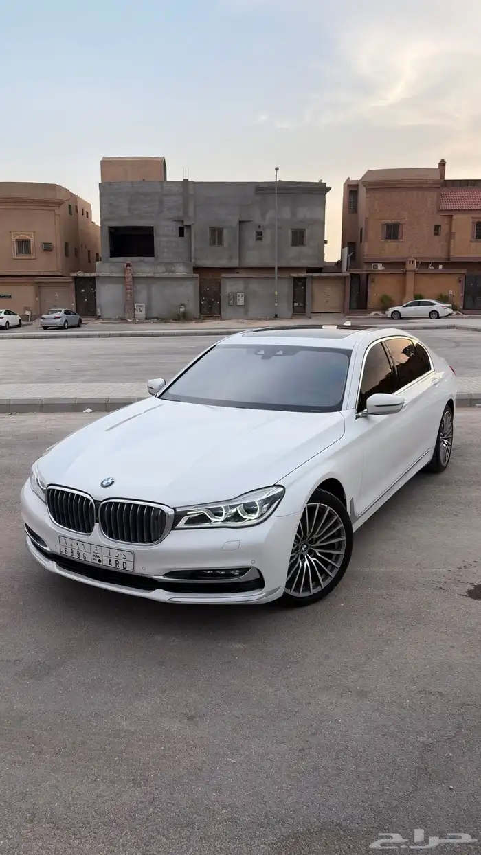 بي ام دبليو 750 2016 0