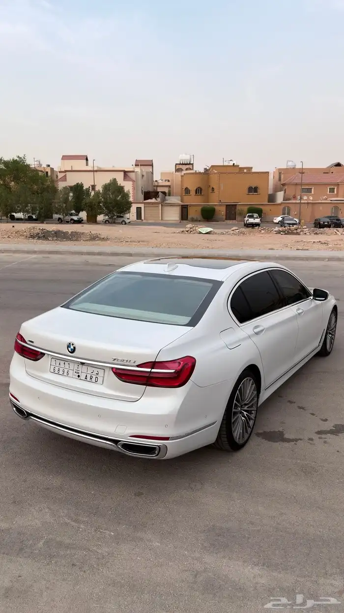 بي ام دبليو 750 2016 11