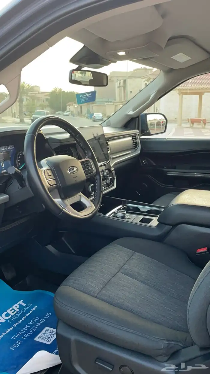 فورد اكسبديشن 2022 XLT نظيف 29
